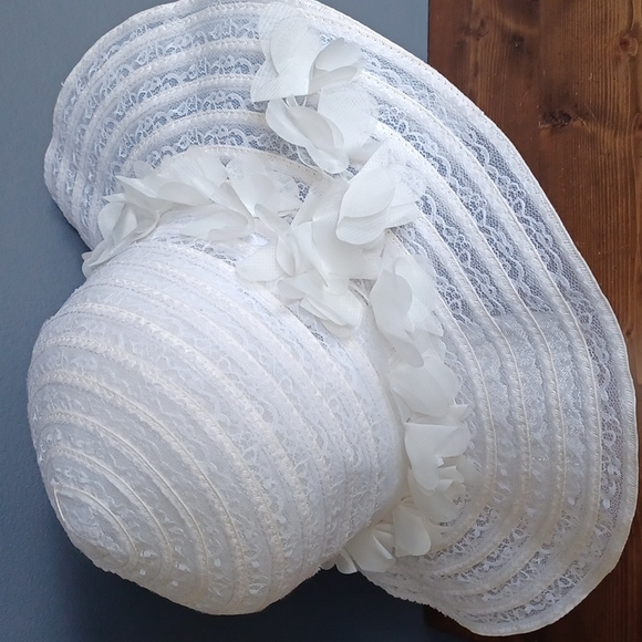 Hat - Picture 16 of 16